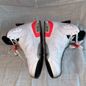 Jordan 6 Infrared. size 8 MENS